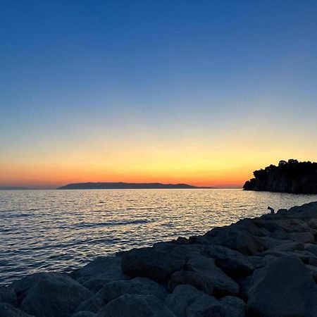 Luxurious Holiday Home In Makarska With Jacuzzi ภายนอก รูปภาพ