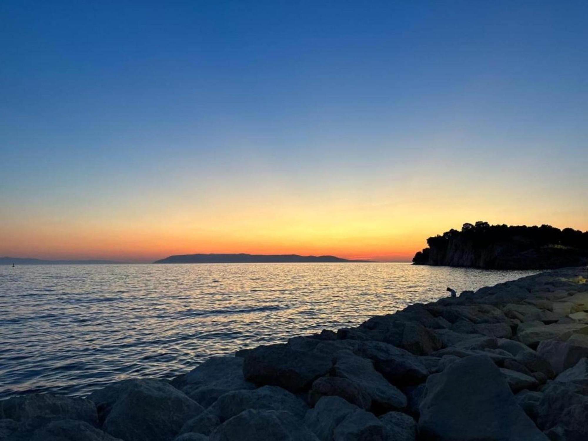 Luxurious Holiday Home In Makarska With Jacuzzi ภายนอก รูปภาพ