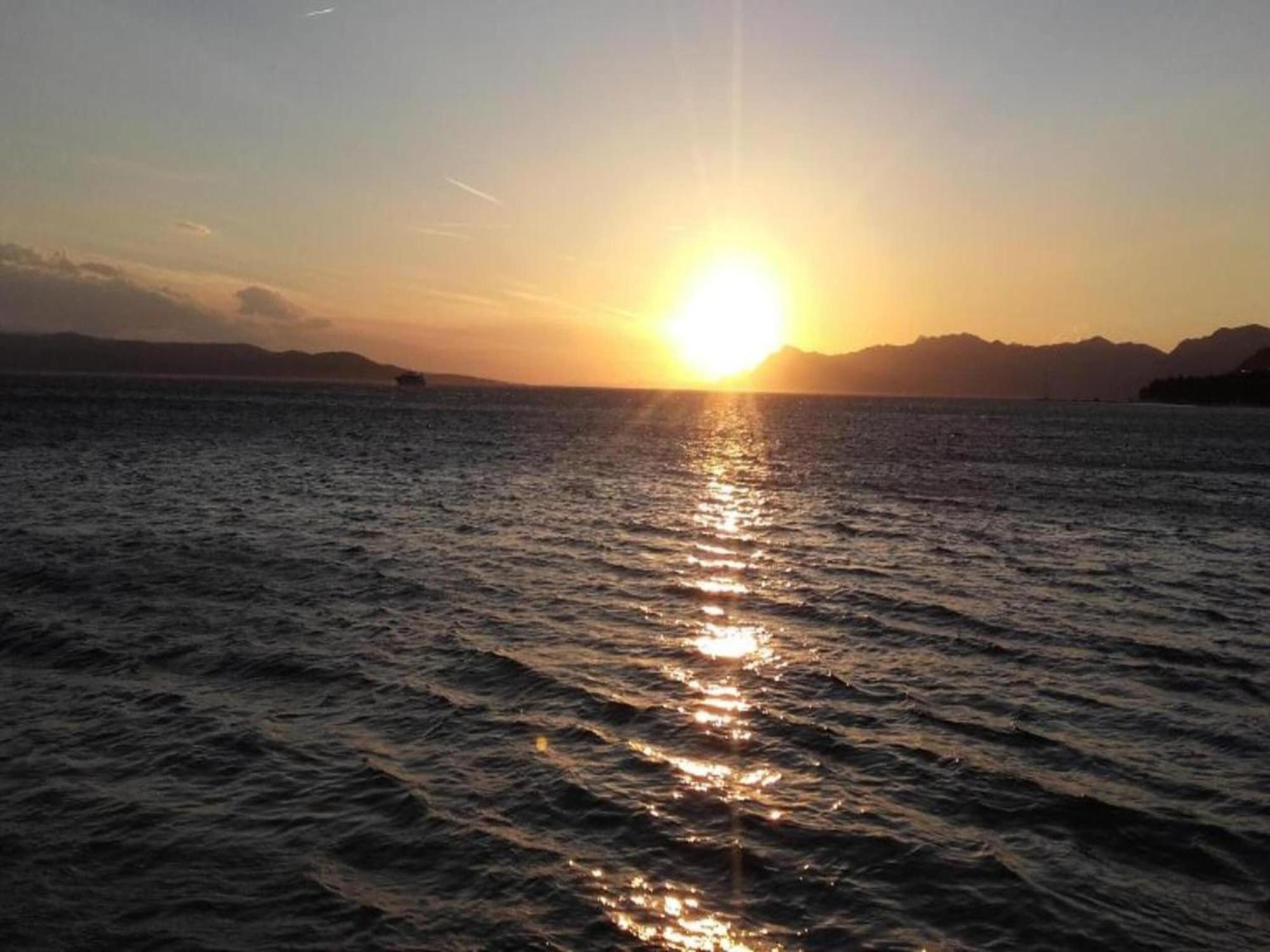 Luxurious Holiday Home In Makarska With Jacuzzi ภายนอก รูปภาพ