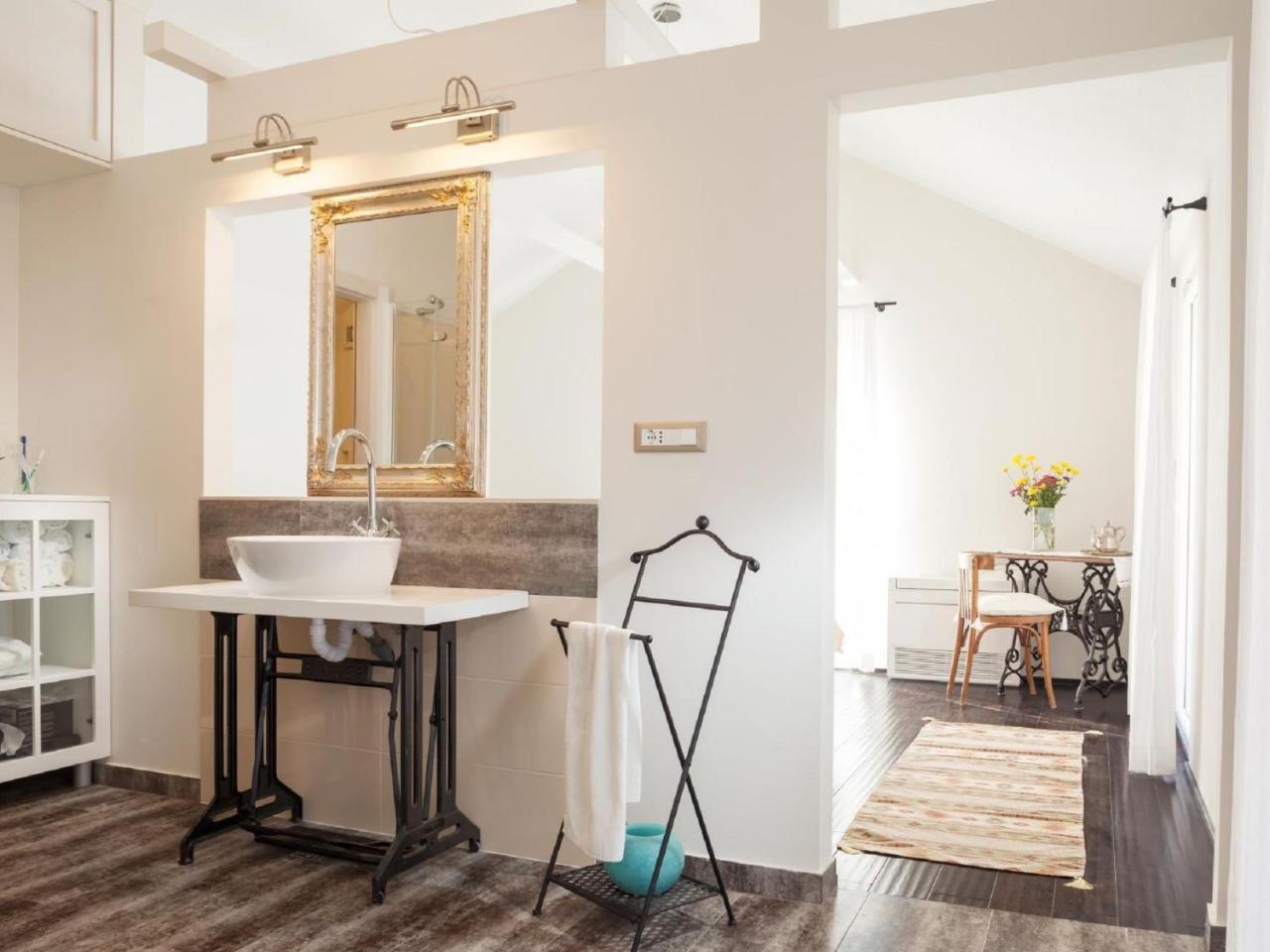 Luxurious Holiday Home In Makarska With Jacuzzi ภายนอก รูปภาพ